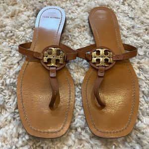 Brown leather Mini Miller Thong sandals from Tory Burch. Size 8.5.